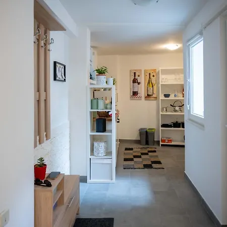 Apartment Montona *